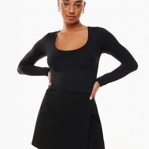 ARITZIA BABATON CONTOUR SCOOPNECK LONGSLEEVE